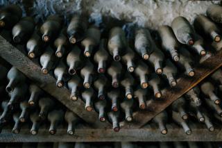 Photo d'illustration : bouteilles vin cave rangement